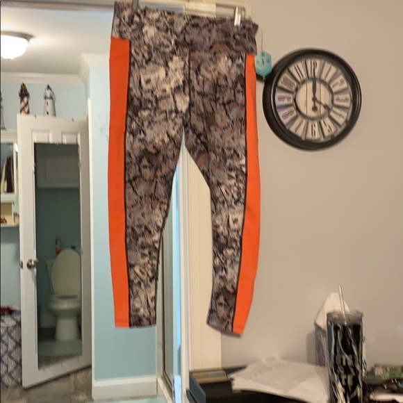 Lularoe Rise Brave - Picture 1 of 6